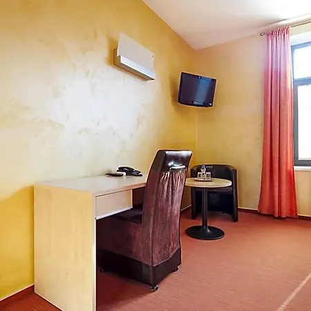 Otel Conti 3*