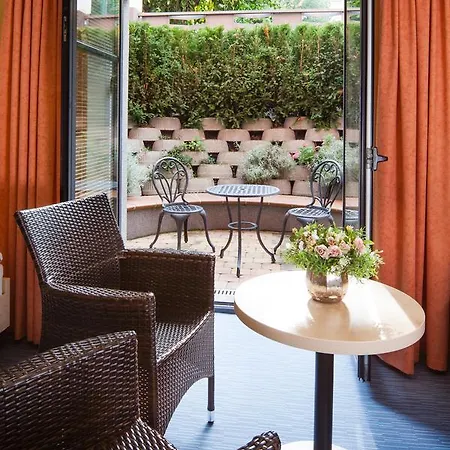 Conti Hotel 3*